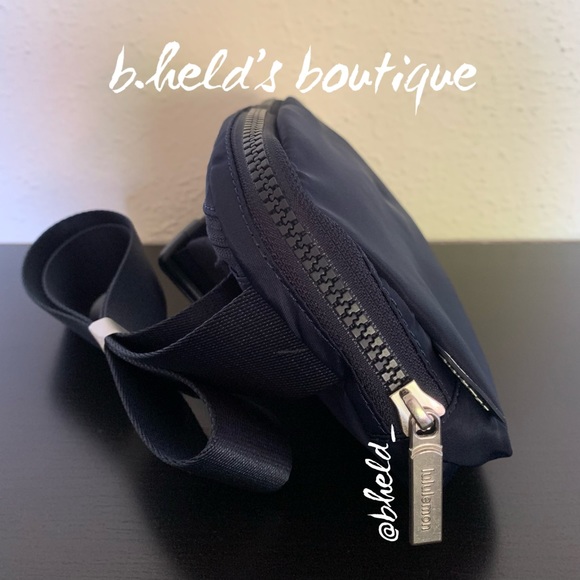 lululemon Everywhere Belt Bag in True Navy Blue with Silver Zipper (1L) New NWT - Picture 8 of 15